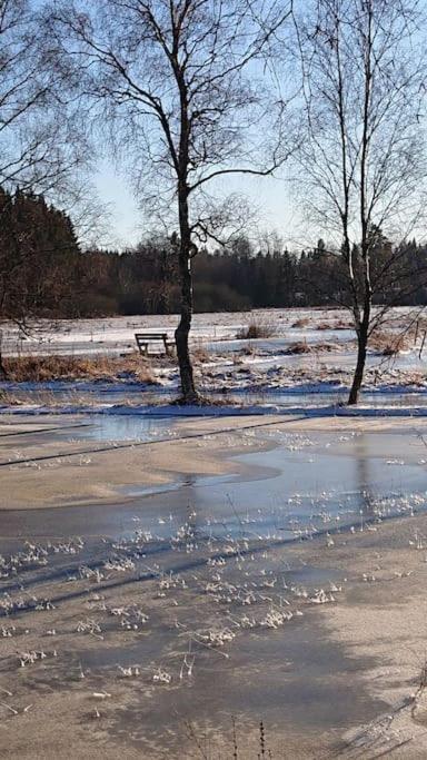 Stuga Vad Vatten Åsarp المظهر الخارجي الصورة