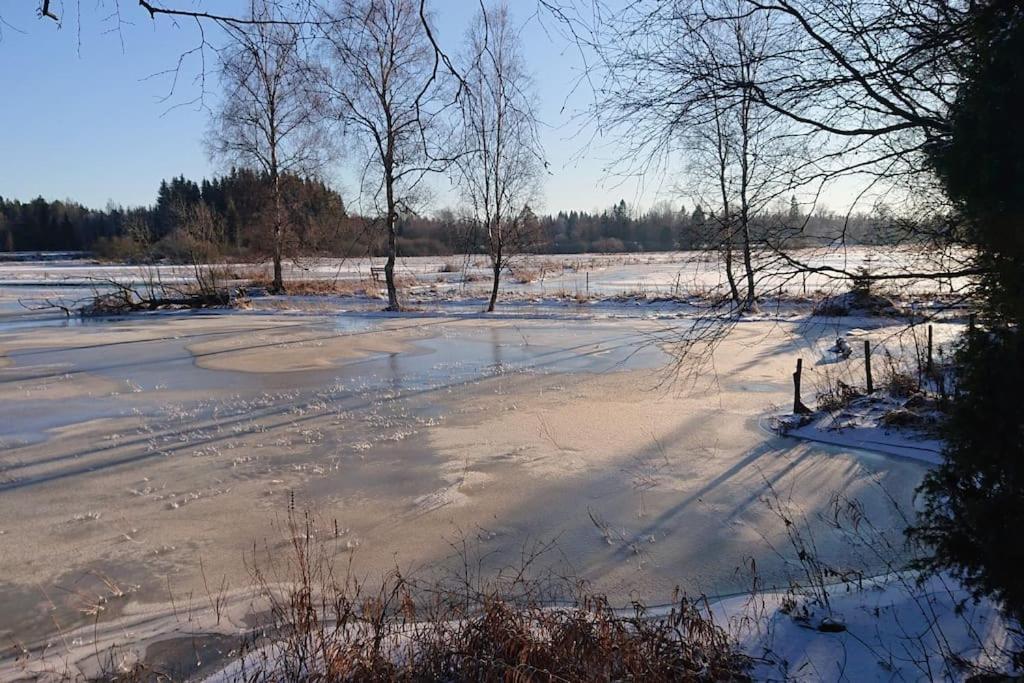 Stuga Vad Vatten Åsarp المظهر الخارجي الصورة